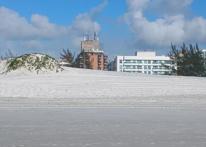 charmoso em frente a praia em Cabo Frio